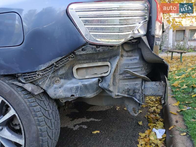 Седан Toyota Avensis 2012 в Кривом Роге