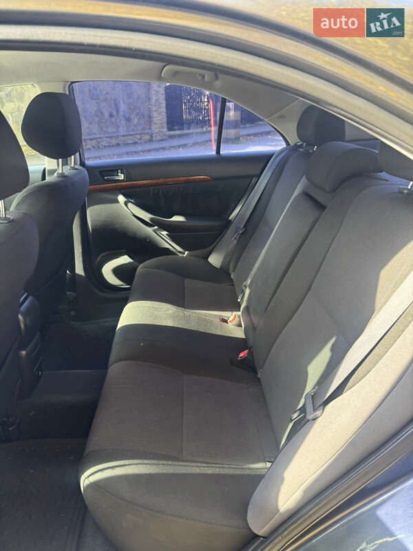Седан Toyota Avensis 2008 в Ивано-Франковске