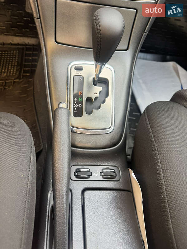 Седан Toyota Avensis 2008 в Ивано-Франковске