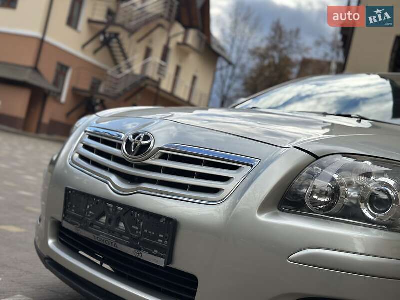 Седан Toyota Avensis 2007 в Дрогобичі
