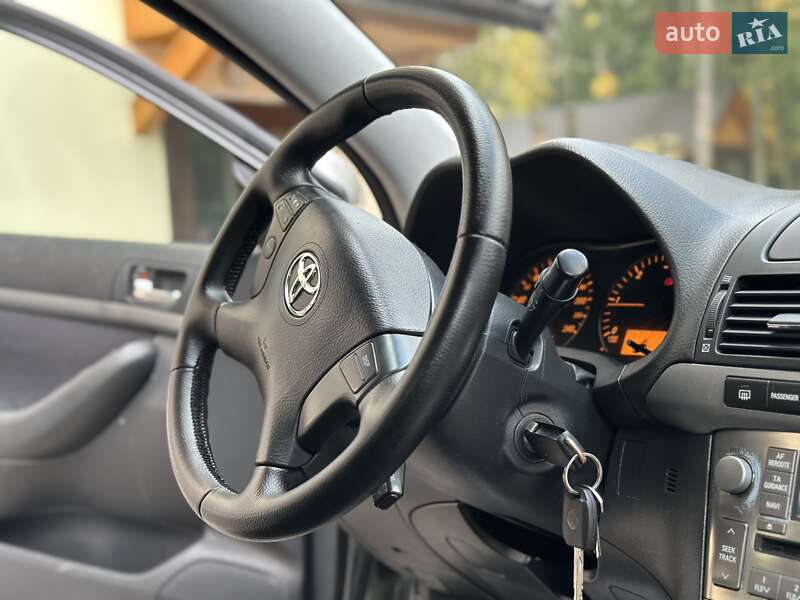 Седан Toyota Avensis 2007 в Дрогобичі