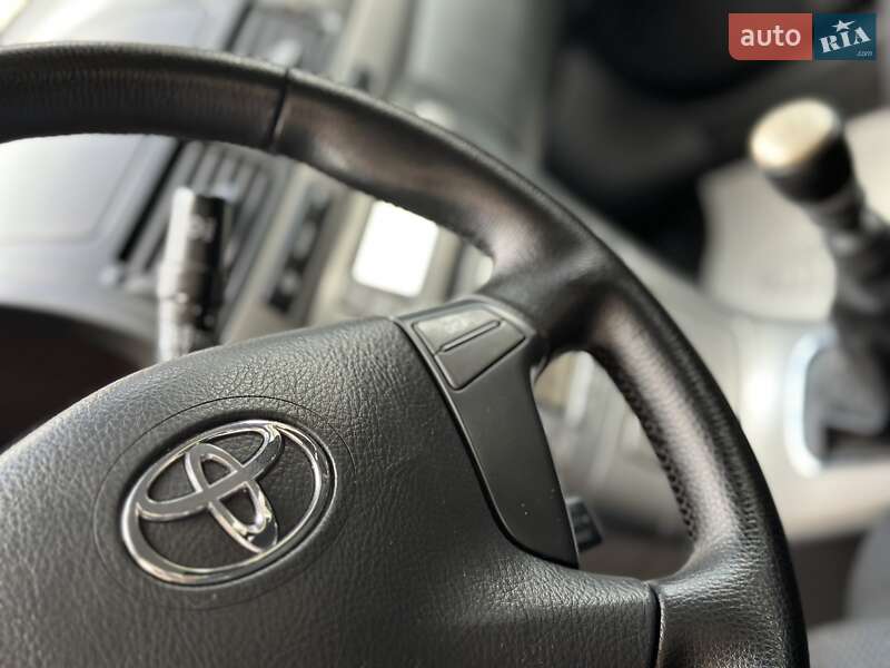 Седан Toyota Avensis 2007 в Дрогобичі