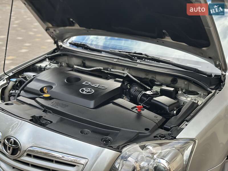 Седан Toyota Avensis 2007 в Дрогобичі