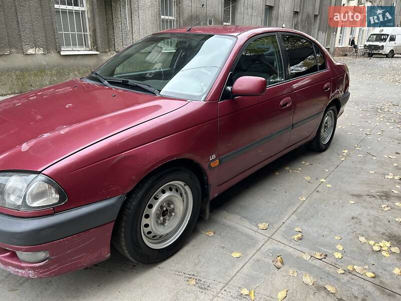 Седан Toyota Avensis 1999 в Одессе