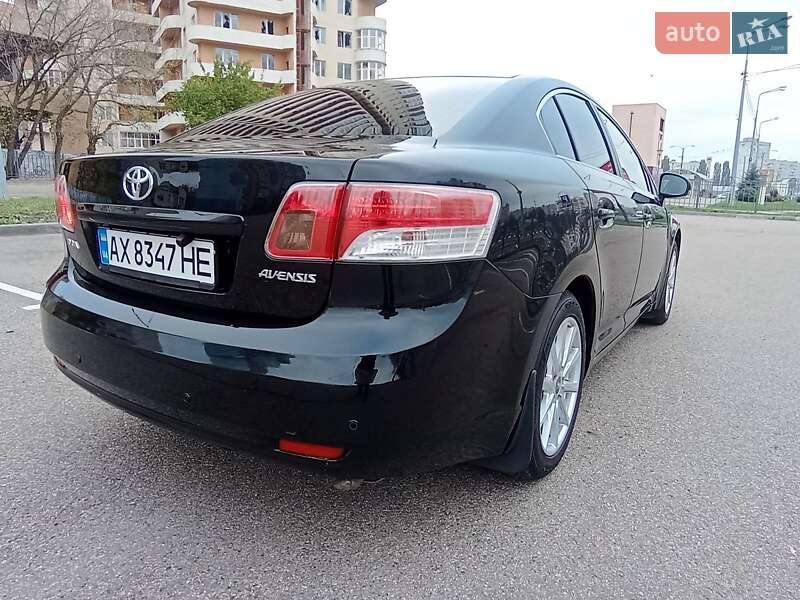 Седан Toyota Avensis 2011 в Харькове