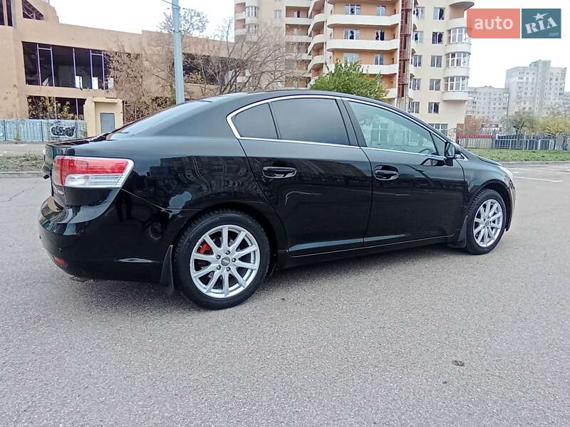 Седан Toyota Avensis 2011 в Харькове