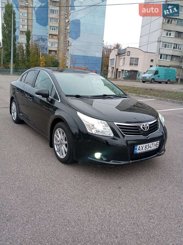 Седан Toyota Avensis 2011 в Харькове