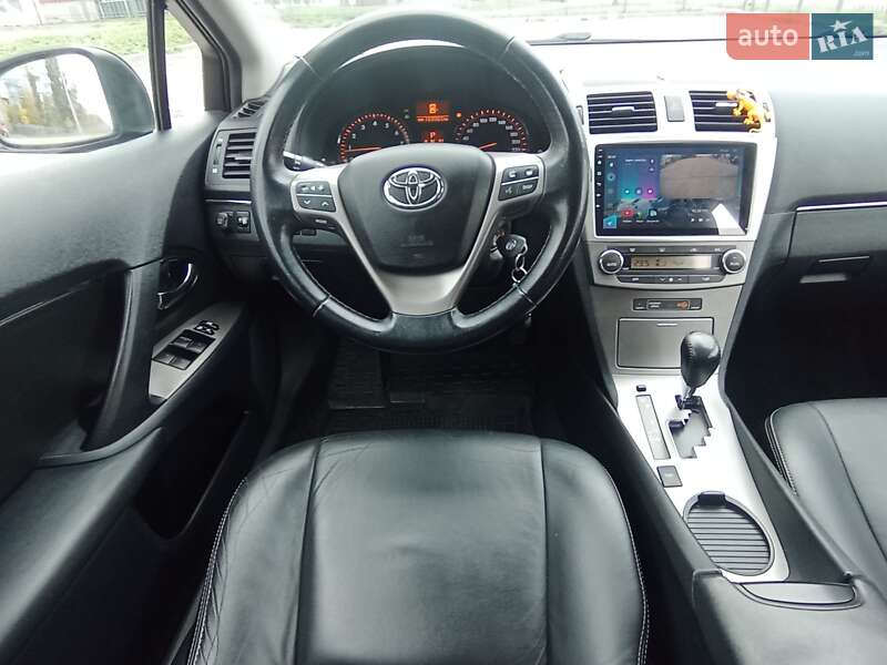 Седан Toyota Avensis 2011 в Харькове