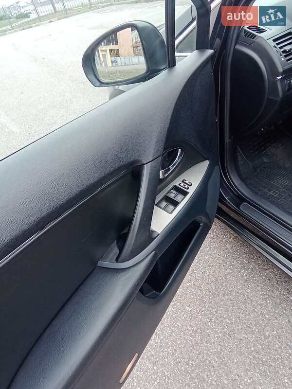 Седан Toyota Avensis 2011 в Харькове