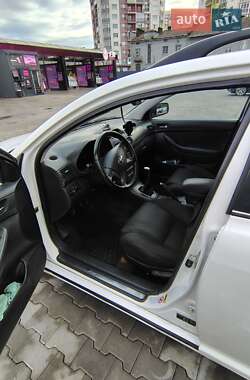 Универсал Toyota Avensis 2003 в Львове
