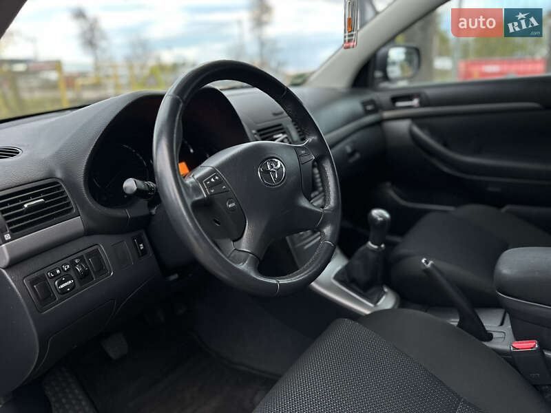 Лифтбек Toyota Avensis 2007 в Виннице