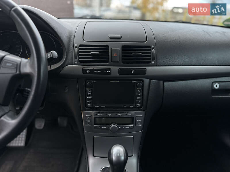 Лифтбек Toyota Avensis 2007 в Виннице