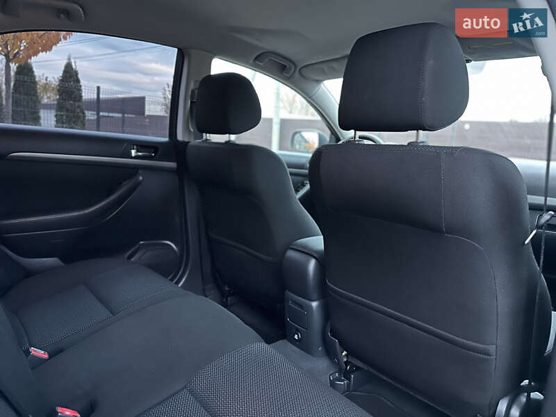 Лифтбек Toyota Avensis 2007 в Виннице