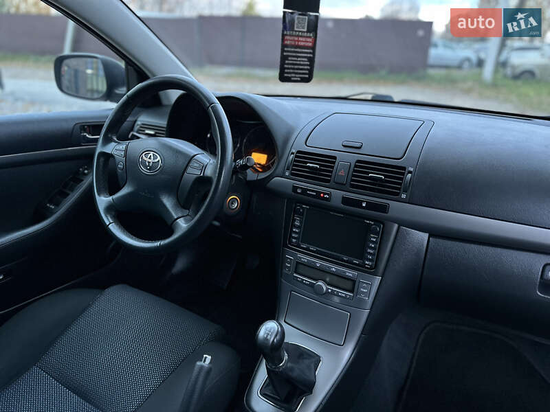 Лифтбек Toyota Avensis 2007 в Виннице