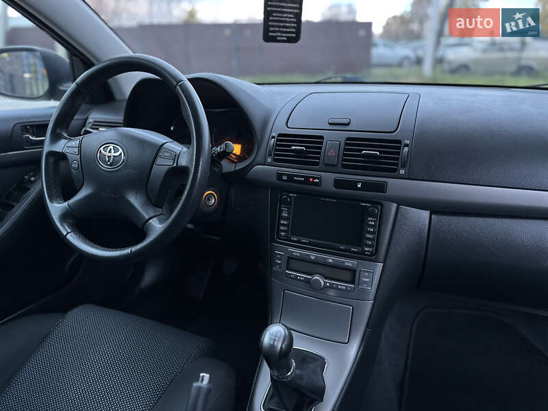 Лифтбек Toyota Avensis 2007 в Виннице