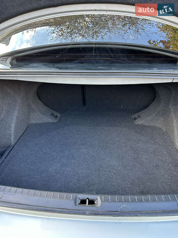 Седан Toyota Avensis 2008 в Сокирянах