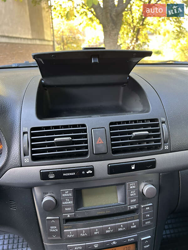 Седан Toyota Avensis 2008 в Сокирянах