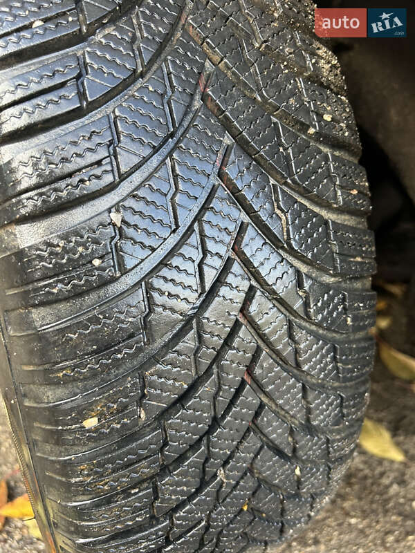 Седан Toyota Avensis 2008 в Сокирянах