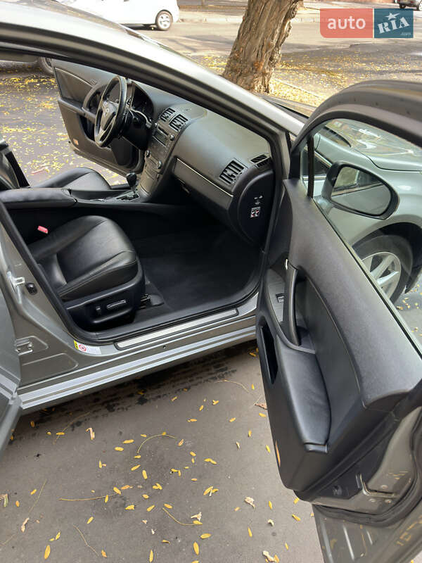 Седан Toyota Avensis 2008 в Одессе