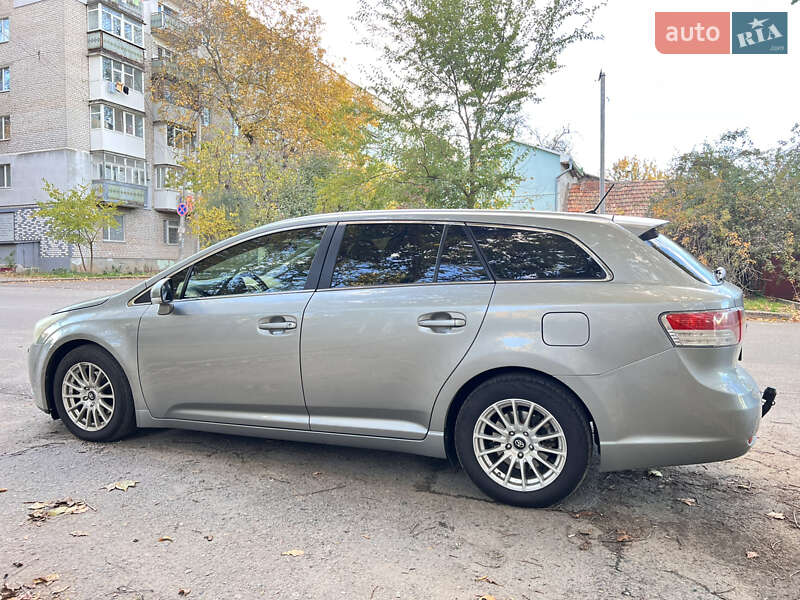 Универсал Toyota Avensis 2011 в Николаеве