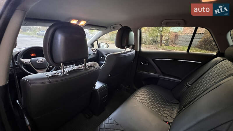 Универсал Toyota Avensis 2011 в Николаеве