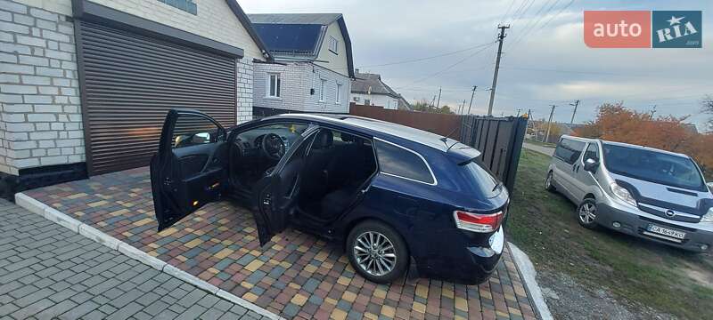 Универсал Toyota Avensis 2010 в Черкассах