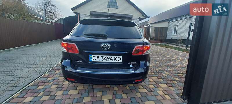 Универсал Toyota Avensis 2010 в Черкассах