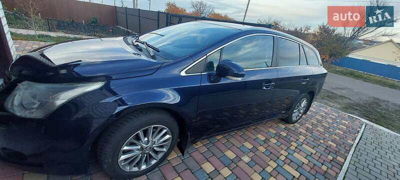 Универсал Toyota Avensis 2010 в Черкассах