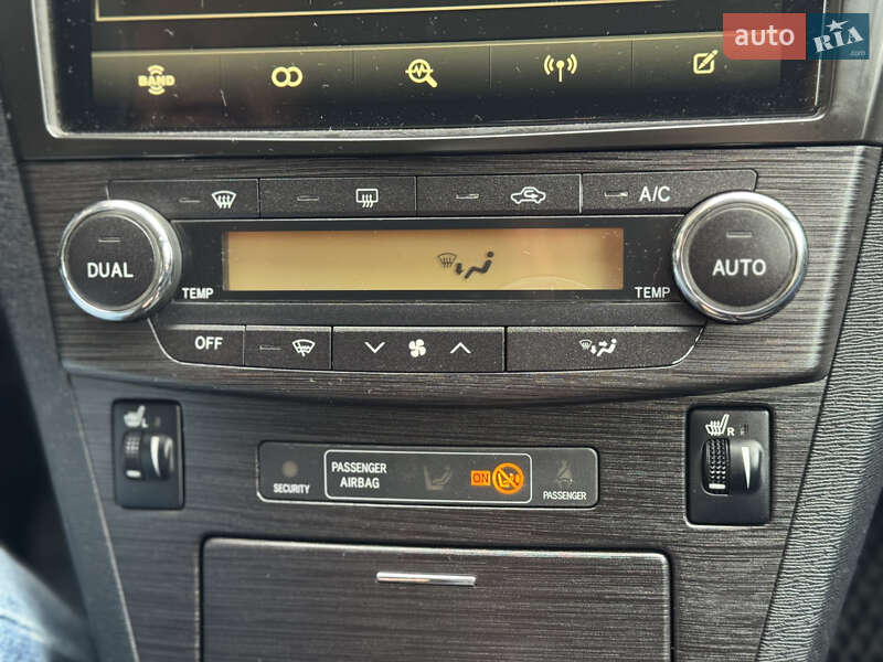 Универсал Toyota Avensis 2009 в Тернополе