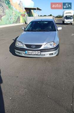 Лифтбек Toyota Avensis 2002 в Одессе