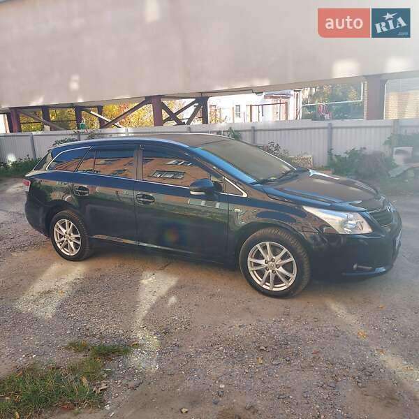 Универсал Toyota Avensis 2011 в Каменец-Подольском