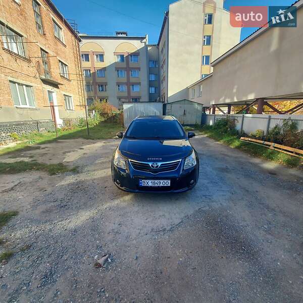 Универсал Toyota Avensis 2011 в Каменец-Подольском