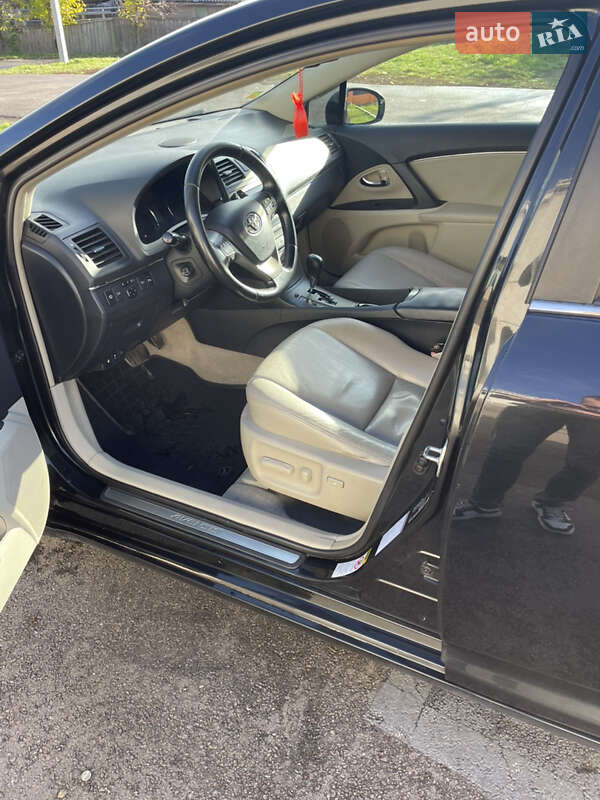 Універсал Toyota Avensis 2009 в Гореничах