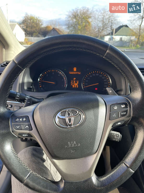 Універсал Toyota Avensis 2009 в Гореничах