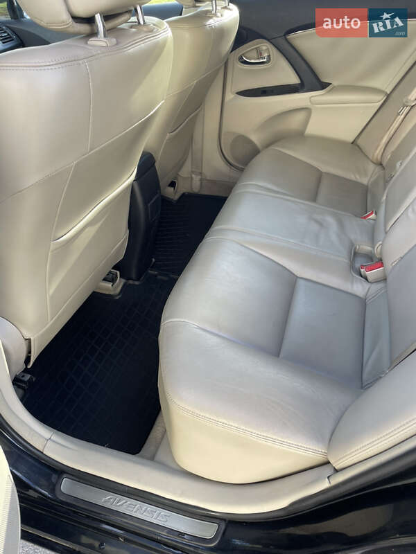 Універсал Toyota Avensis 2009 в Гореничах