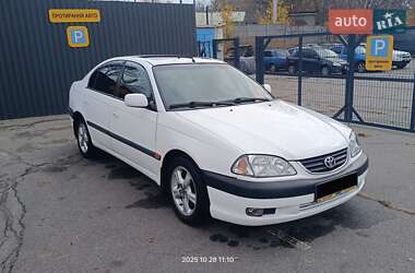 Седан Toyota Avensis 2001 в Харкові