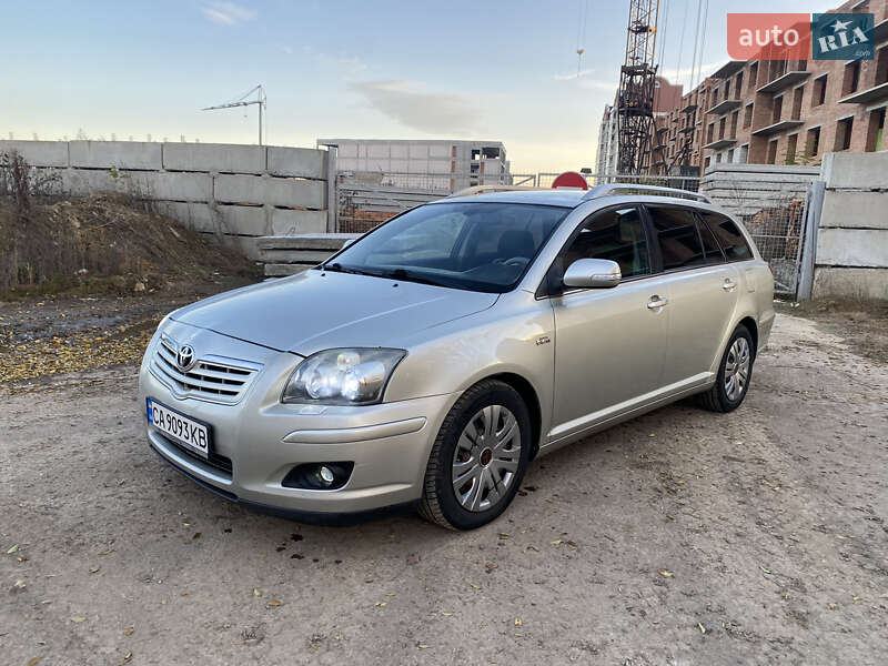 Универсал Toyota Avensis 2006 в Умани