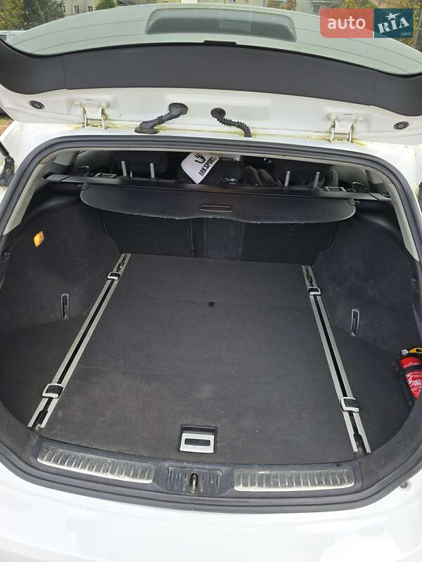 Универсал Toyota Avensis 2011 в Львове