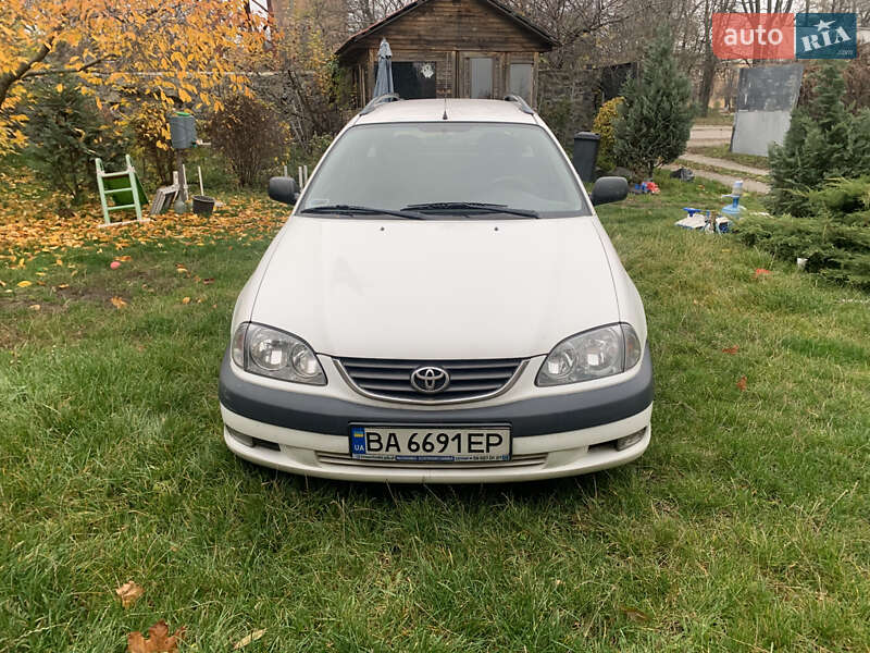 Універсал Toyota Avensis 2002 в Знам'янці
