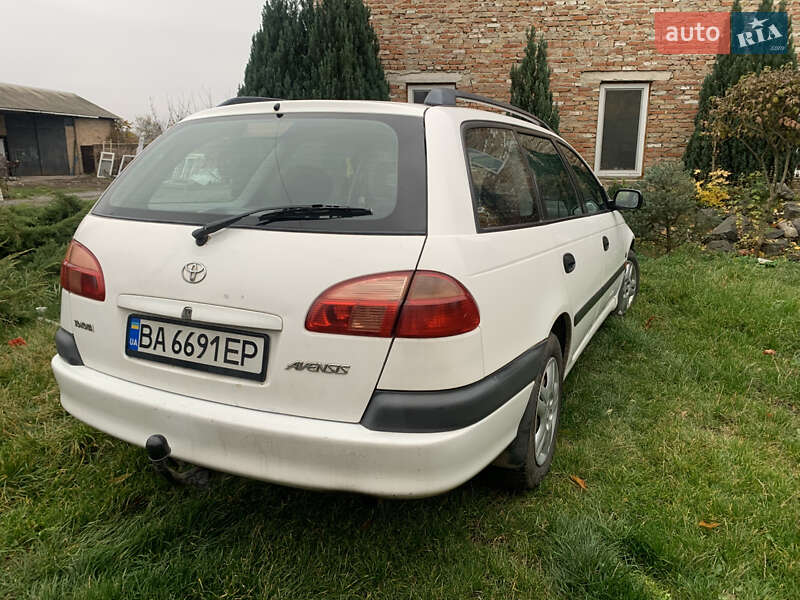 Універсал Toyota Avensis 2002 в Знам'янці