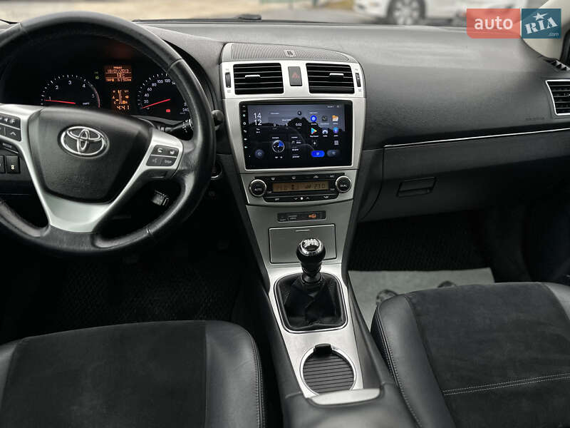 Универсал Toyota Avensis 2013 в Шептицькому