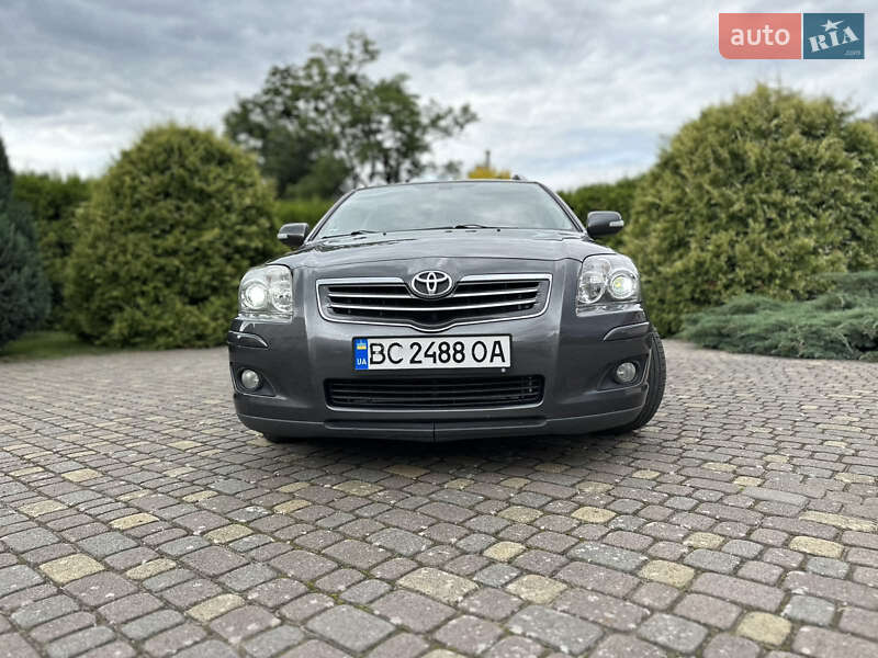 Универсал Toyota Avensis 2008 в Львове