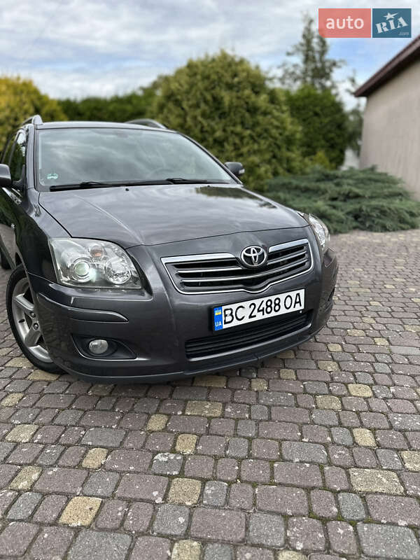 Универсал Toyota Avensis 2008 в Львове