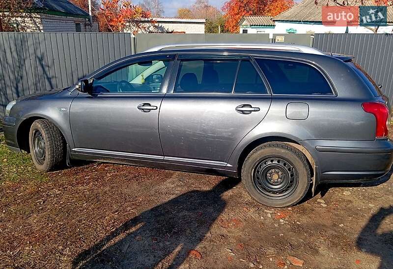Универсал Toyota Avensis 2006 в Краснограде