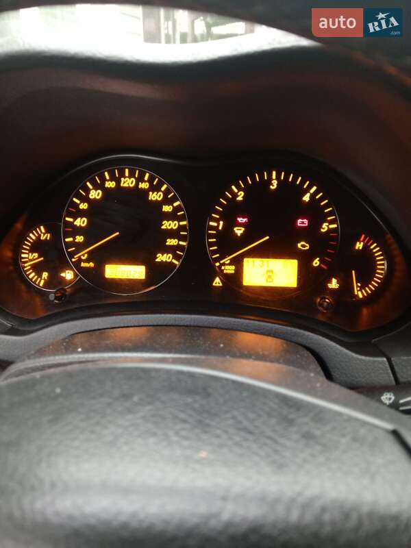 Универсал Toyota Avensis 2007 в Чернигове