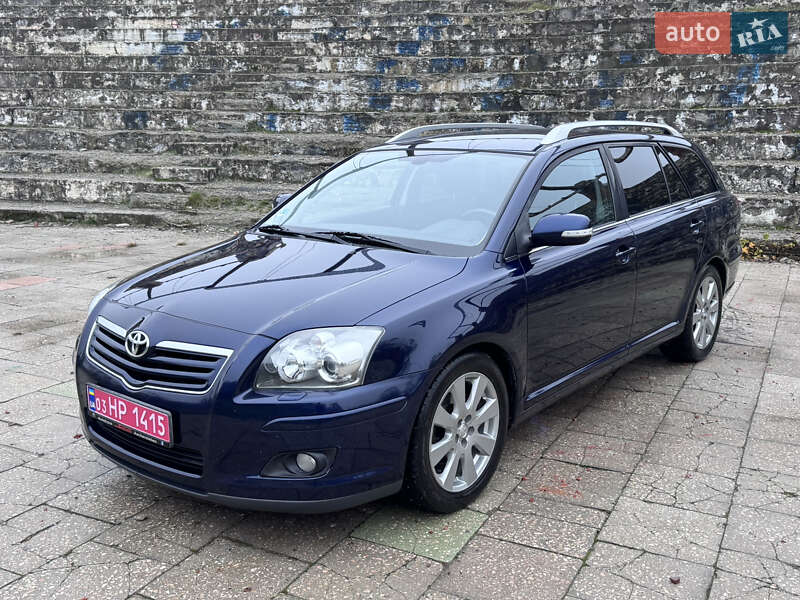Універсал Toyota Avensis 2006 в Полтаві