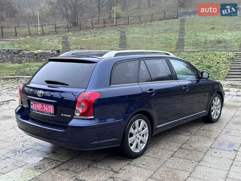 Універсал Toyota Avensis 2006 в Полтаві