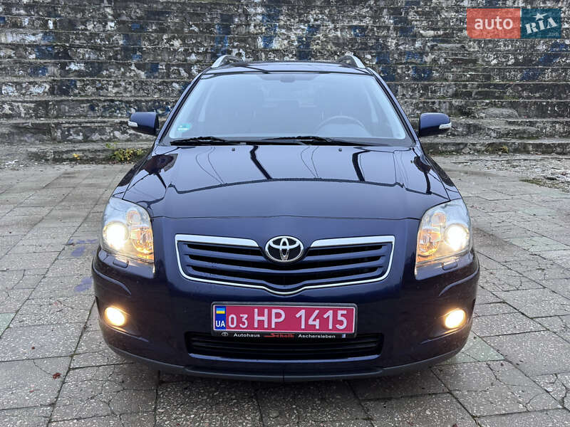 Універсал Toyota Avensis 2006 в Полтаві