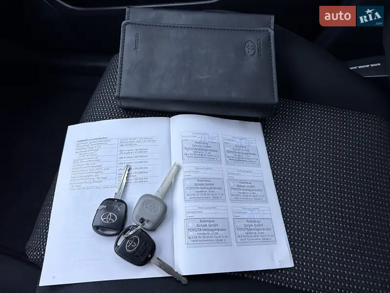 Універсал Toyota Avensis 2006 в Полтаві документ