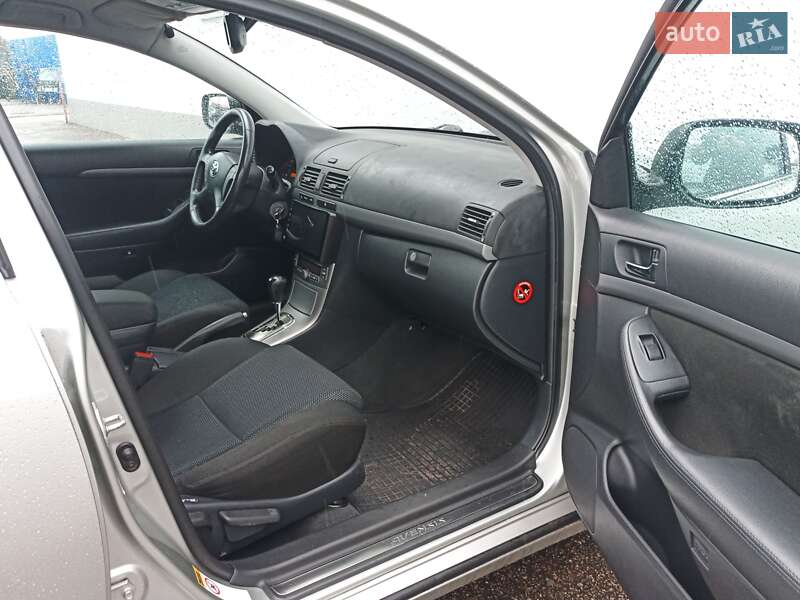 Седан Toyota Avensis 2007 в Киеве